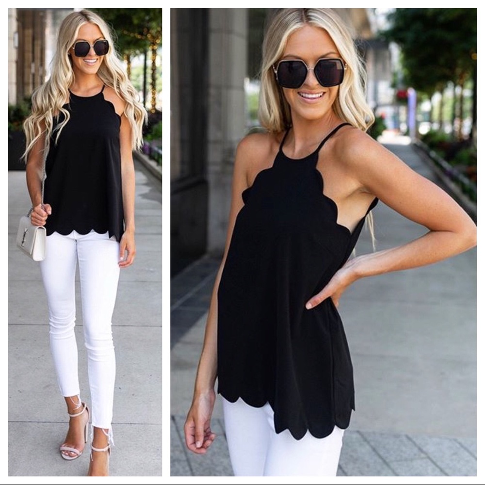 ✨NEW✨ Halter scalloped top in black